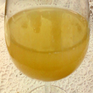 ☆*蜂蜜漬けレモンとスキムミルクの白ワイン☆*:・